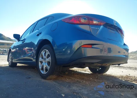 2018 Mazda Mazda3 Sport из США, поврежденный, VIN 3MZBN1U70JM182320